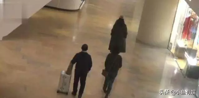 林青霞23歲大女兒與男友逛街,坐擁5億卻打扮的一言難盡!