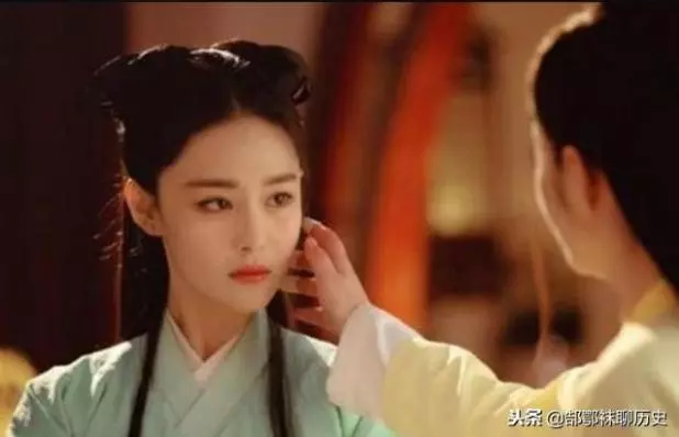 古時候有錢人三妻四妾,為何還要養丫鬟?原來有一事妻妾辦不到