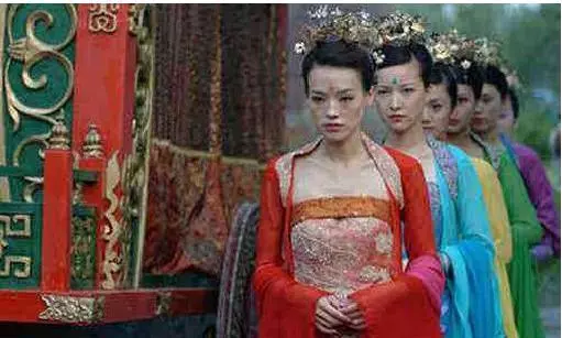 古代大戶人家有妻妾,為何還要養家妓,除了玩樂,還有兩個用途