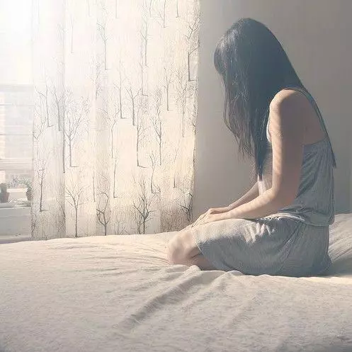 新婚回門媽冷飯招待我,掀開鍋我說:我要養婆婆,以後不給你錢了