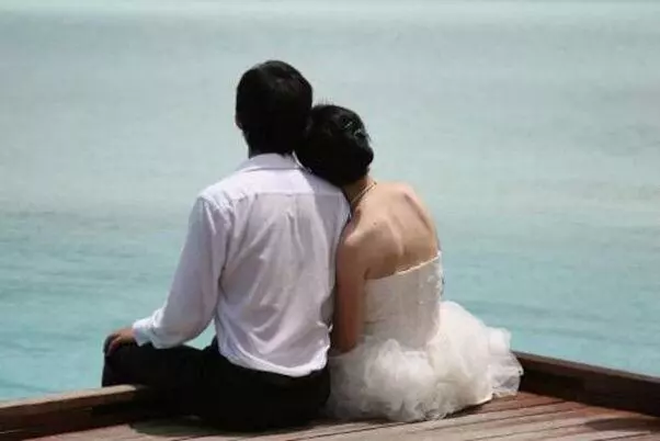 全家出國游,媽說老婆懷孕不方便讓她自己留家裡,旅遊回來我傻了