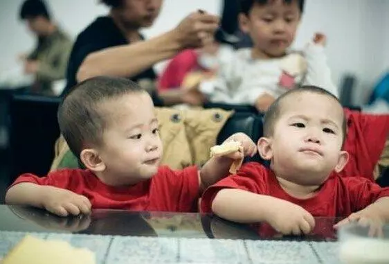 你媽去你哥家住半年你哥離婚了,現在你接她來咱家,你也想離婚嗎