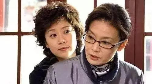 爸媽讓我把積蓄拿出來給弟買房子我很不樂意,見到弟媳後我同意了