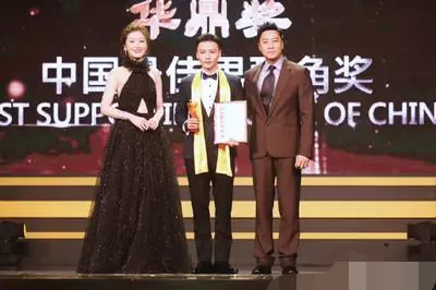 她為陳冠希打掉過兩次孩子,同時與10位豪門交往,簽定生子協議
