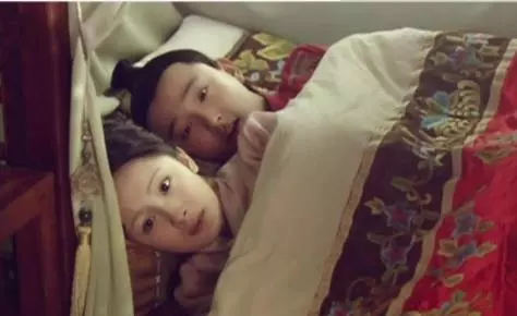 古時候有錢人三妻四妾,為何還要養丫鬟?原來有一事妻妾辦不到!