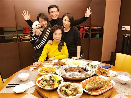 檢場被爆「過年不想陪李翊君回娘家」!原來全因丈母娘「家中習俗」讓他大呼太驚恐
