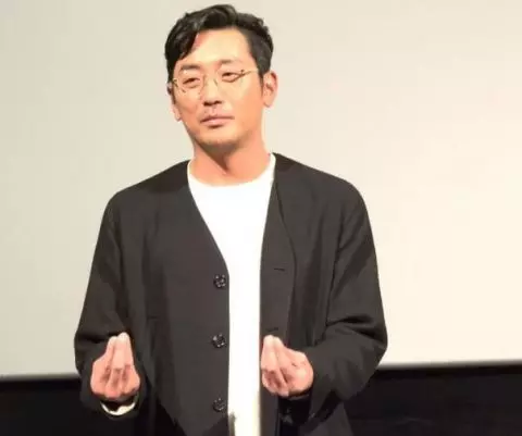 你還在比手指愛心嗎??「最強解怨脈」朱智勳教你最新手勢,保證讓你成為全場焦點!