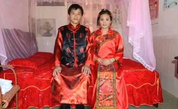新婚夜醒來,男子感覺手腳冰涼,打開燈後,男子親手把新娘送監獄
