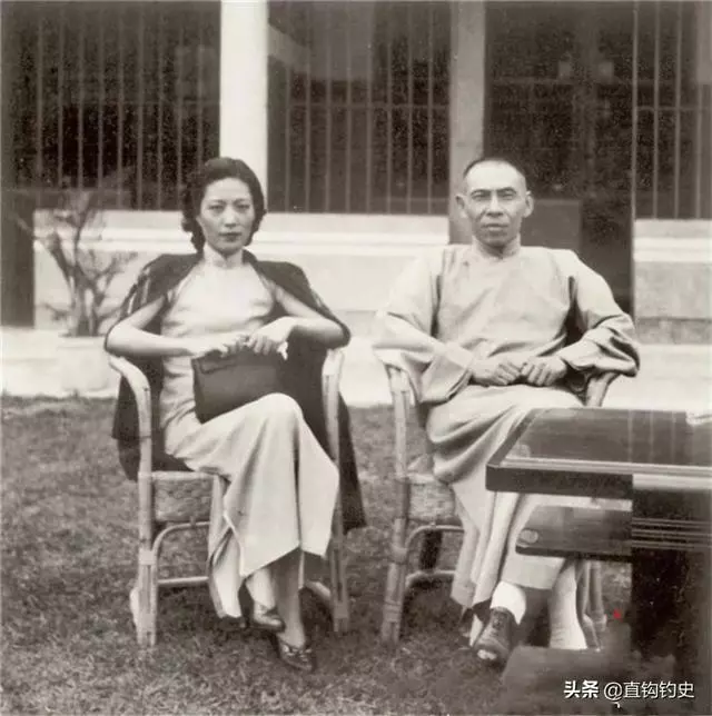 1950年杜月笙與孟小冬結婚照,一個仍貌美如花,一個疾病纏身