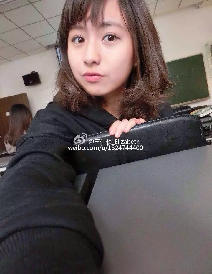 記得13年前《功夫》的小啞女嗎? 現在22歲的她變「甜美氣質高材生」網讚翻:星爺有眼光❤
