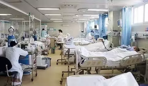 父親動手術要30萬,我拿出全部積蓄,看到他的遺囑,我放棄治療