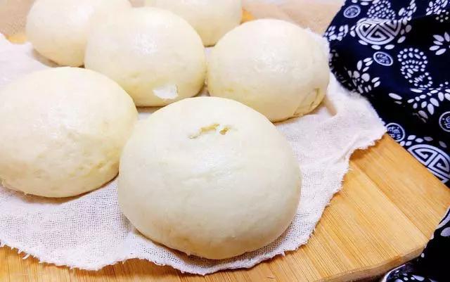發麵不用等,奶奶有一招,20分鐘就能蓬鬆變滿盆,好吃又健康