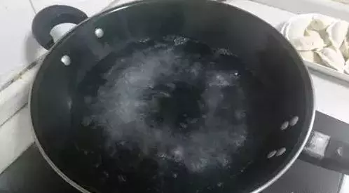 115歲老人仍眼不花,耳不聾,沒去過醫院,與她這樣吃【蘋果】有關,趕緊來一碗
