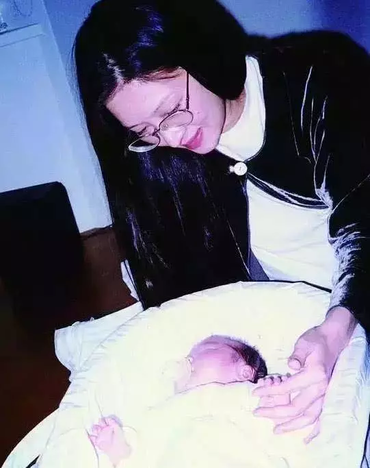 曾與林青霞齊名!27歲與李敖「百日婚姻」41歲未婚生女 65歲成為「絕世而立的優雅女人」活出自我