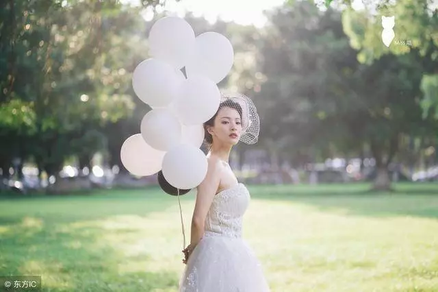 婆婆,你說我憑什麼給我爸媽生活費呢,就憑你們全家都是我在養啊