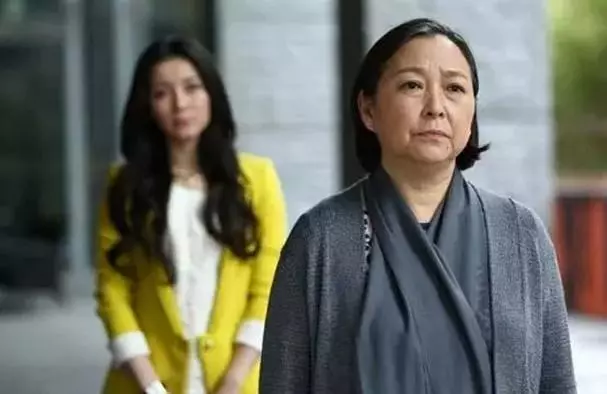 「老婆,我媽來帶孩子,讓岳母回家歇歇」「女兒十歲前她咋不來」