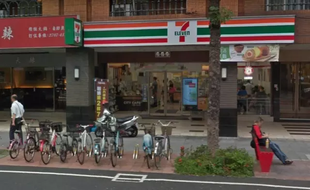 她太美!OL醉倒超商內 店員凍袂條竟做這件事