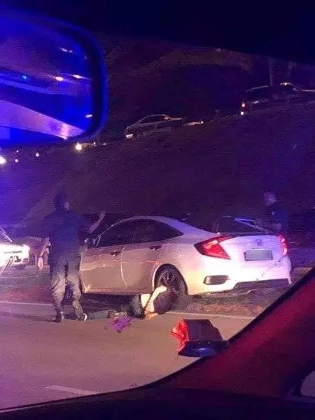 可疑轎車 不願被截停 警車追35公里 扣2男1女 !