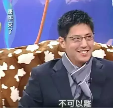 他們牽手了!離婚兩年後終於坐實了他婚內出軌…!
