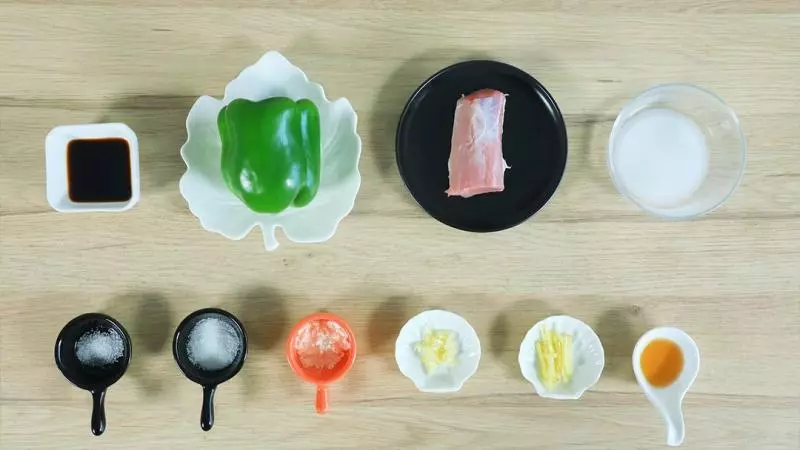 青椒肉絲,看似簡單卻不好炒,這樣做色香味俱全!