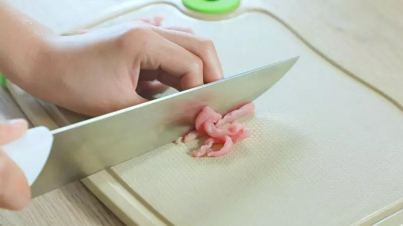 青椒肉絲,看似簡單卻不好炒,這樣做色香味俱全!