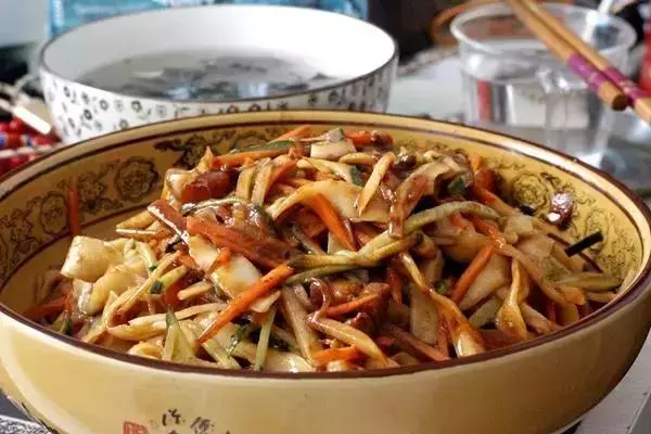 自從學會炸醬麵做法,再也沒有去外面吃過,做法簡單美味,特過癮
