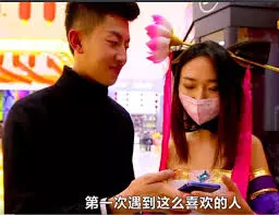 他上節目向動漫女神告白!結果對方一轉身真實身分曝光「他當場抱頭痛哭」!網友嗆聲:超沒風度!