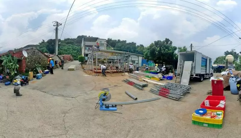 免費破屋重建!白髮阿嬤抱著義工感動涕零,理事長:「希望以愛啟發愛,散播關懷的種子!」