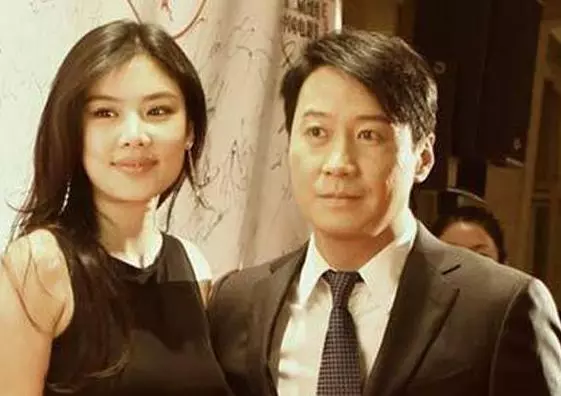 他是四大天王之首,娶嫩模被坑十億,如今身價百億,豪車無數!