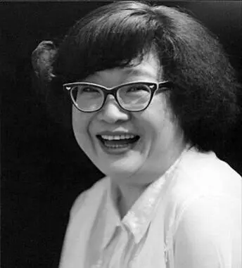 肥姐的女兒又出事了?在醫院裡痛哭!網友:你爸鄭 少秋哪去了!