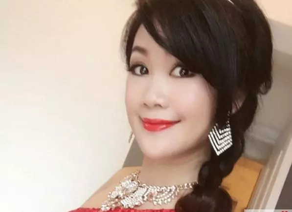 她港姐出身被周潤發看中,結婚後被傳出軌今52歲貌若少女