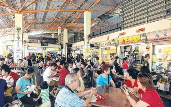 巫裔學生小販中心打工,被婦女當反面教材:「不上學沒前途!」誰知下一秒被打臉!