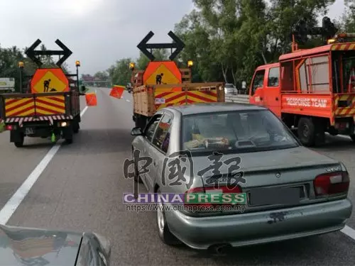 大道「影子車」3輛並排,華裔商人:「付過路費卻更加耗時又耗油!」