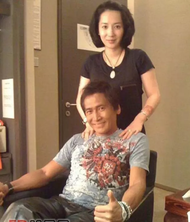 齊秦與雅雅忘年戀近照曝光,兒女雙全,女兒六歲美麗似媽媽
