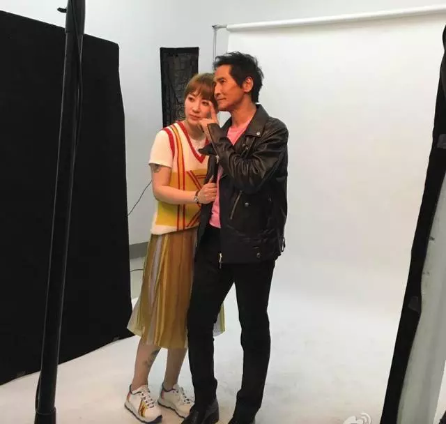 齊秦與雅雅忘年戀近照曝光,兒女雙全,女兒六歲美麗似媽媽