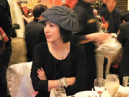 齊秦與雅雅忘年戀近照曝光,兒女雙全,女兒六歲美麗似媽媽