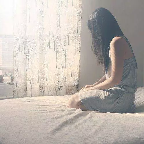 新婚回門媽冷飯招待我,掀開鍋我說:我要養婆婆,以後不給你錢了