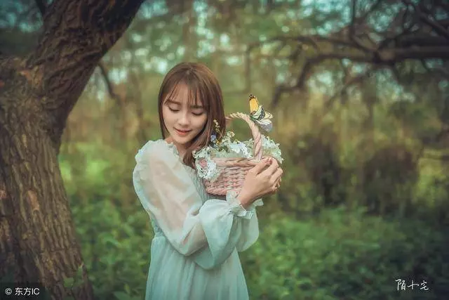 女友打工供我上大學,我學成歸來卻提分手,2年後我悔青腸子