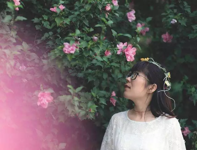 拍拖6年 婚禮前夕准婆婆悔婚 1年後我生日門鈴響 開門愣了