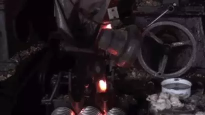 玻璃球里的花紋是怎麼弄進去的?看完童年之謎終於解開了