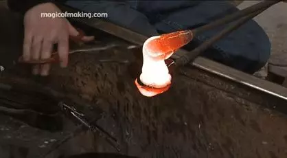 玻璃球里的花紋是怎麼弄進去的?看完童年之謎終於解開了