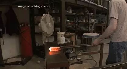 玻璃球里的花紋是怎麼弄進去的?看完童年之謎終於解開了