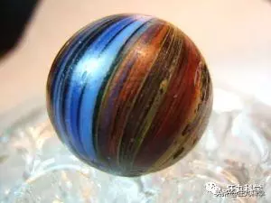 玻璃球里的花紋是怎麼弄進去的?看完童年之謎終於解開了