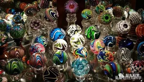 玻璃球里的花紋是怎麼弄進去的?看完童年之謎終於解開了
