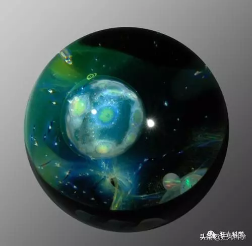 玻璃球里的花紋是怎麼弄進去的?看完童年之謎終於解開了