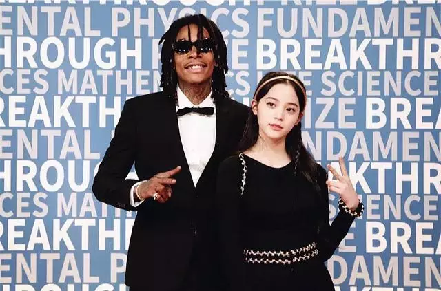 歐陽娜娜ins被陳冠希「瘋狂」點讃!兩人相差20歲卻相見恨晚,讓所有人羨慕!