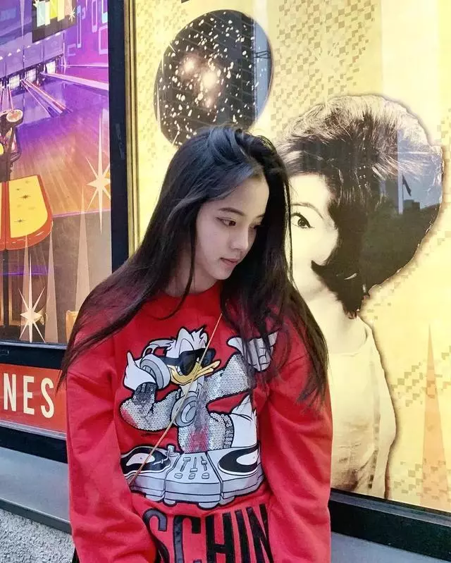 歐陽娜娜ins被陳冠希「瘋狂」點讃!兩人相差20歲卻相見恨晚,讓所有人羨慕!