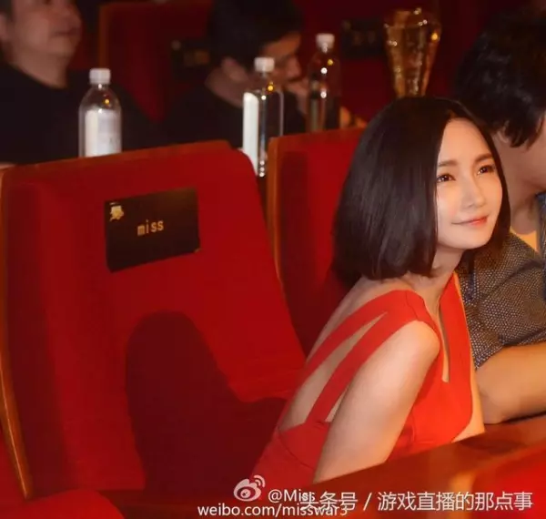 有圖為證!讀大學還不如打LOL?一天收入,R8換法拉利