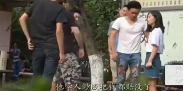 男子假裝「破產」想看看女友是不是真的只喜歡他的錢...結果讓他當場痛哭下跪!