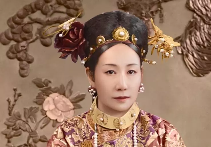 清朝娘娘回春啦!PS大神「神修復富察皇后美貌」 再替慈禧修圖「滿臉細紋→氣質女神」被讚爆